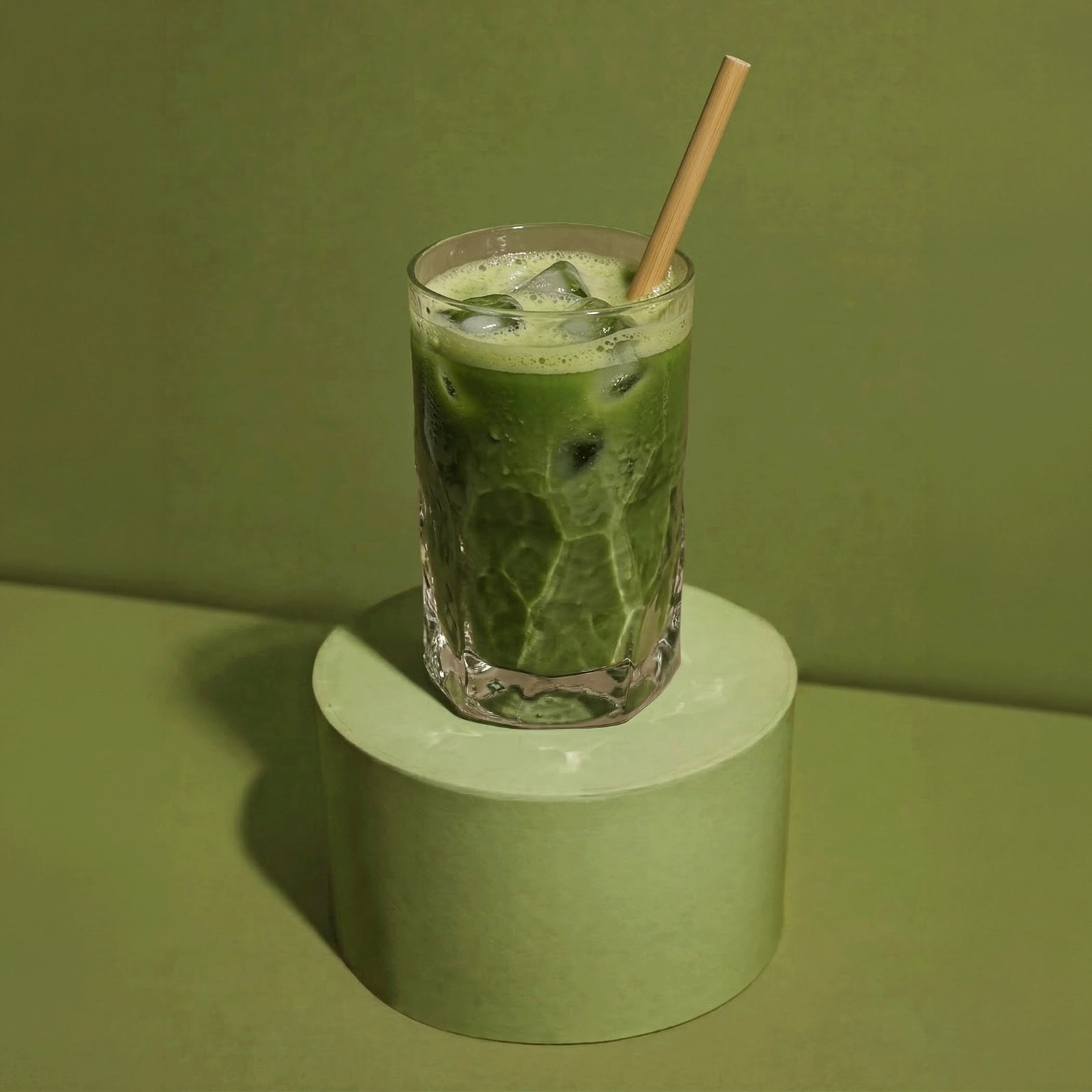 Iced Matcha Latte aus dem Starter-Set