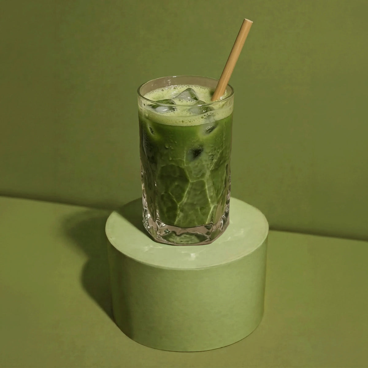 Iced Matcha Latte aus Bio Matcha Ceremonial Grade