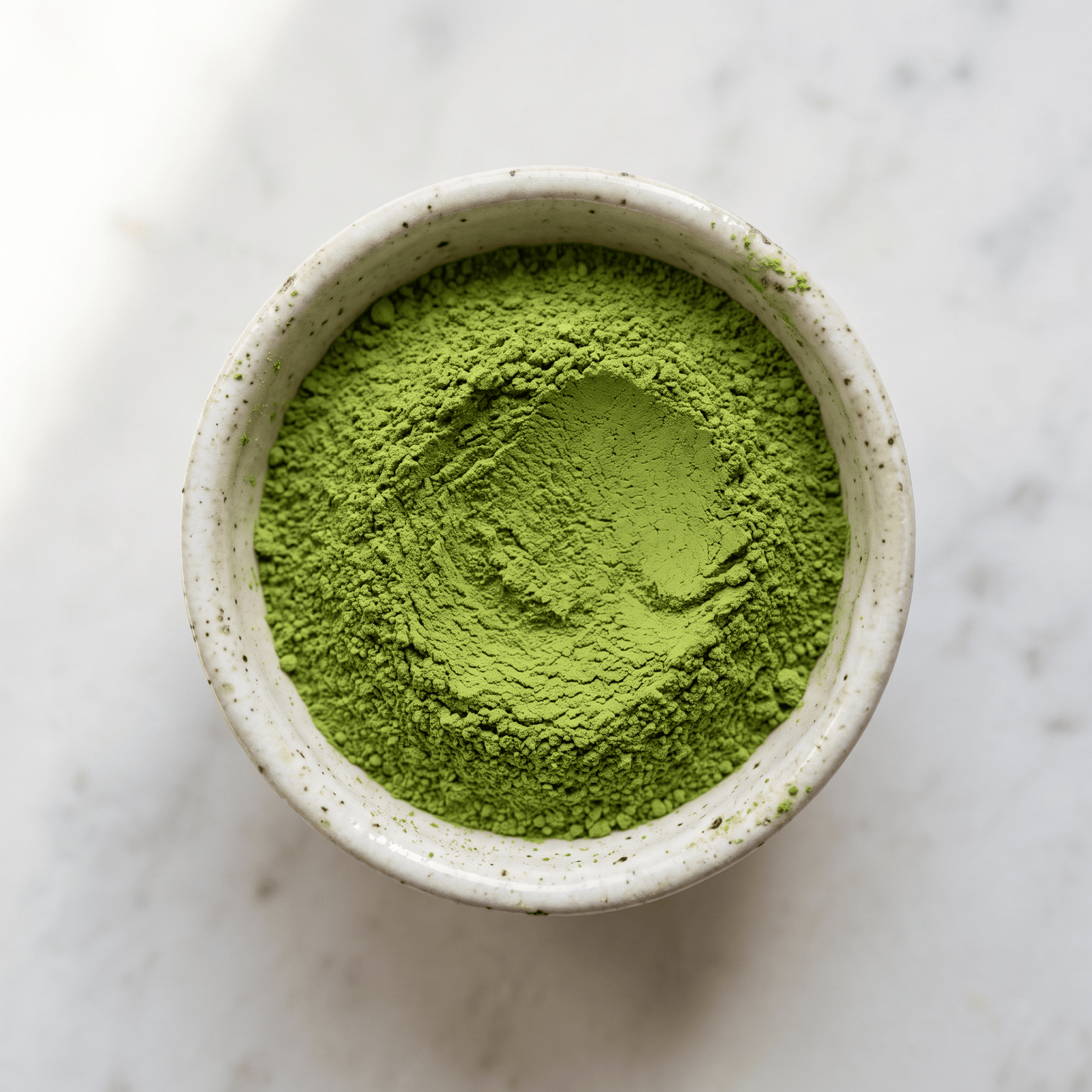 Bio Matcha Pulver Ceremonial Grade Nahaufnahme von oben