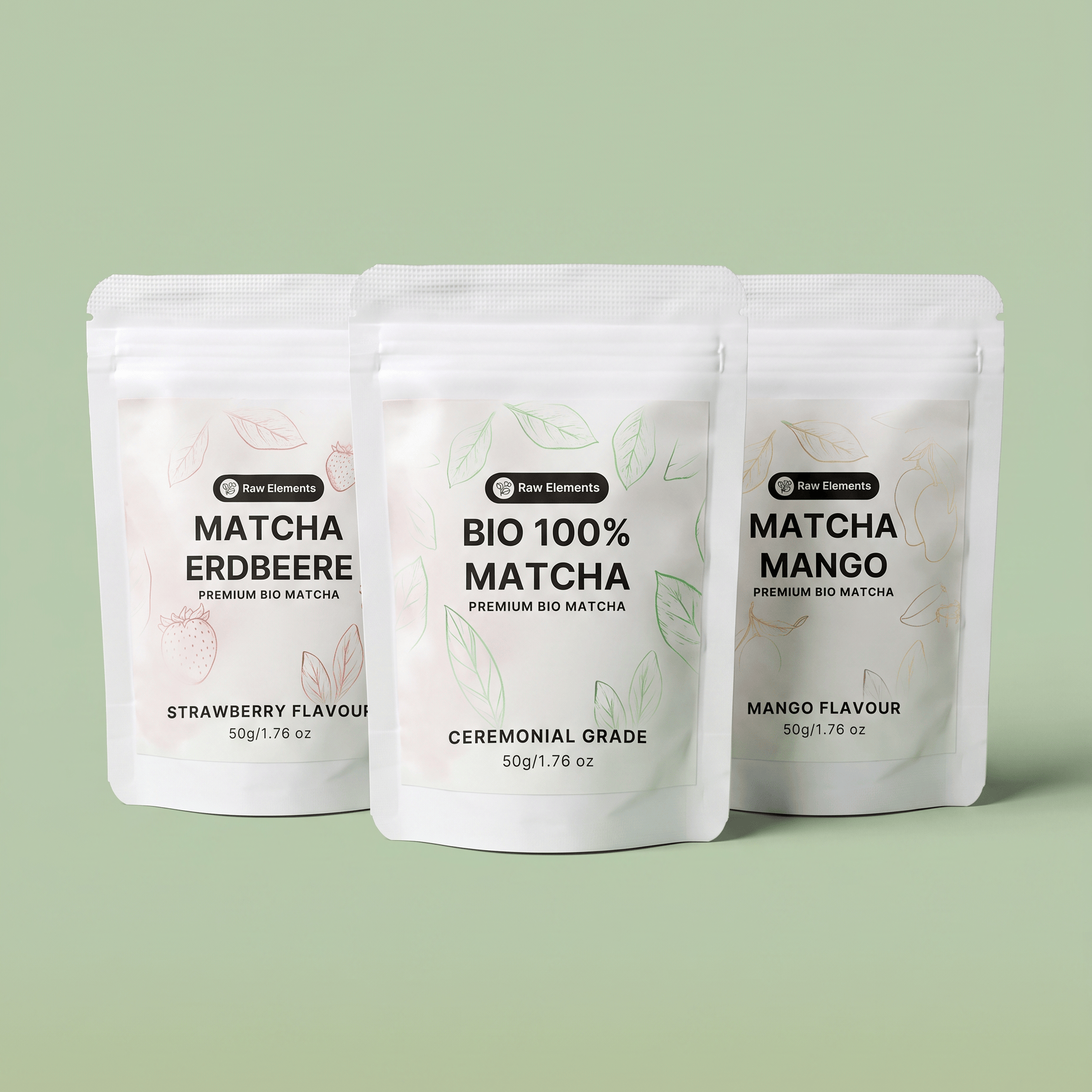 Matcha Bestseller Set – Bio, Erdbeer und Mango Matcha, drei Beutel auf grünem Hintergrund